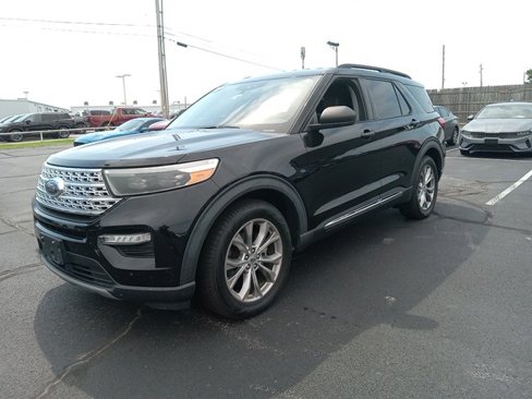 Used 2020 Ford Explorer XLT w/ Equipment Group 202A image 3