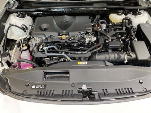Used 2025 Toyota Camry SE image 10