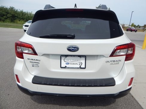Used 2017 Subaru Outback 2.5i Limited image 3