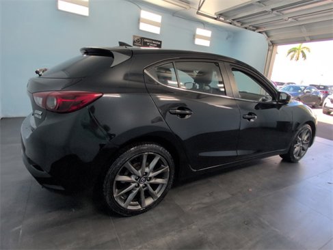 Used 2018 MAZDA MAZDA3 Grand Touring image 14