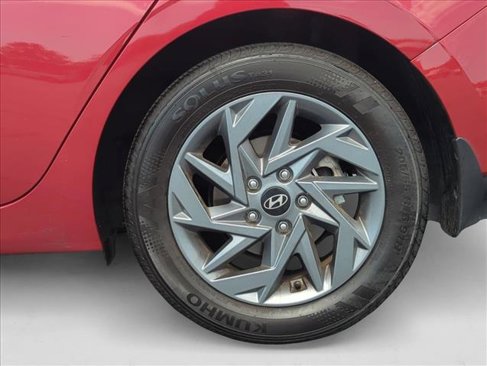 Used 2024 Hyundai Elantra SEL image 21