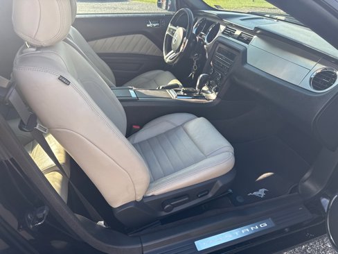 Used 2013 Ford Mustang Premium image 16