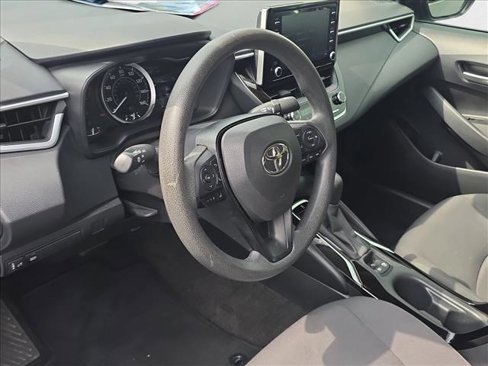 Used 2020 Toyota Corolla LE image 9
