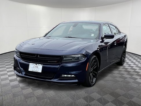 Used 2015 Dodge Charger SXT image 3