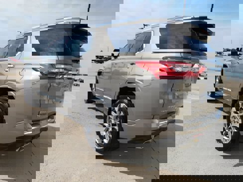 Used 2018 Chevrolet Traverse Premier w/ Driver Confidence II Package image 3