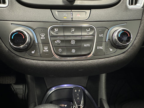 Used 2021 Chevrolet Malibu LT image 38