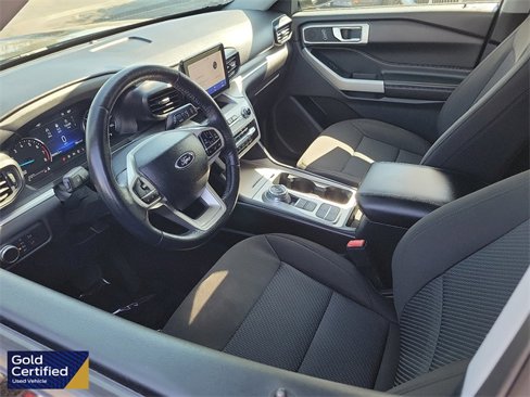 Certified 2022 Ford Explorer XLT image 3