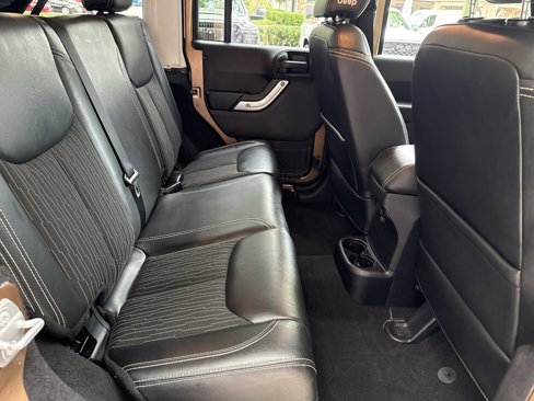 Used 2015 Jeep Wrangler Unlimited Sport image 17