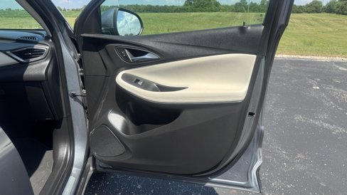 Used 2021 Buick Encore GX Select image 18