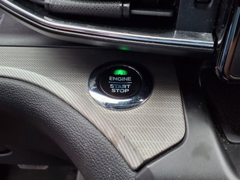 Used 2020 Ford Explorer XLT w/ Equipment Group 202A image 16