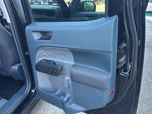 Certified 2022 Ford Maverick XL image 13