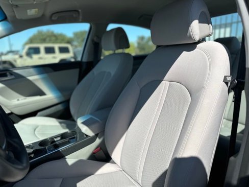 Used 2017 Hyundai Sonata SE image 11