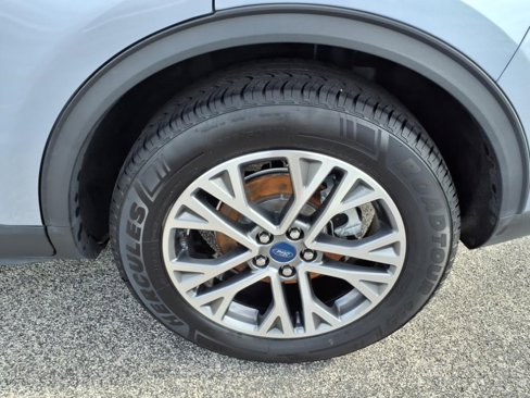 Used 2022 Ford Escape SEL w/ Technology Package image 7