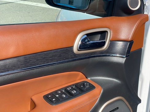 Used 2017 Jeep Grand Cherokee Summit image 49