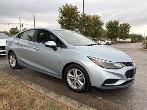 Used 2017 Chevrolet Cruze LT image 3
