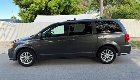 Used 2020 Dodge Grand Caravan SXT image 10