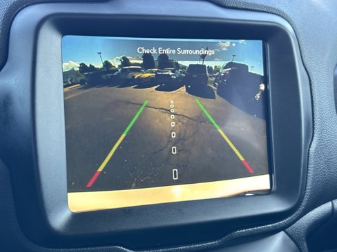 Used 2022 Jeep Renegade Latitude image 6