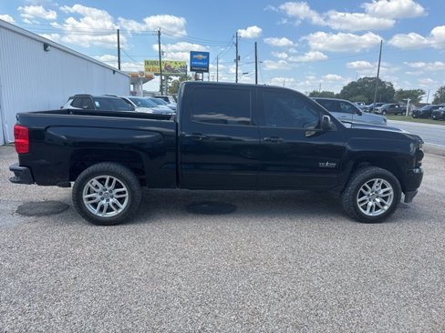 Used 2018 Chevrolet Silverado 1500 LT w/ Texas Edition image 4