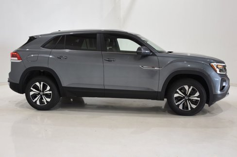 New 2025 Volkswagen Atlas Cross Sport SE image 3