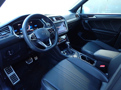 Used 2022 Volkswagen Tiguan SE R-Line image 22