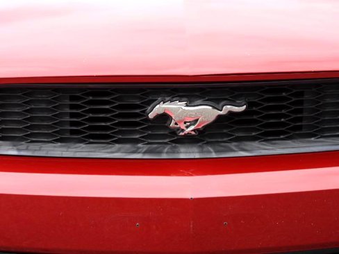 Used 2011 Ford Mustang Premium image 22