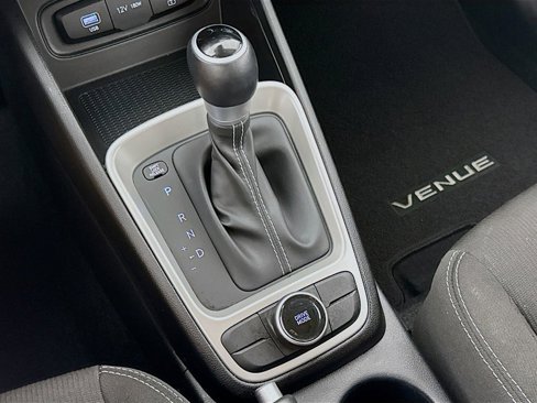 Certified 2024 Hyundai Venue SEL image 16
