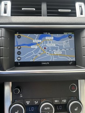 Used 2017 Land Rover Range Rover Evoque SE Premium image 30