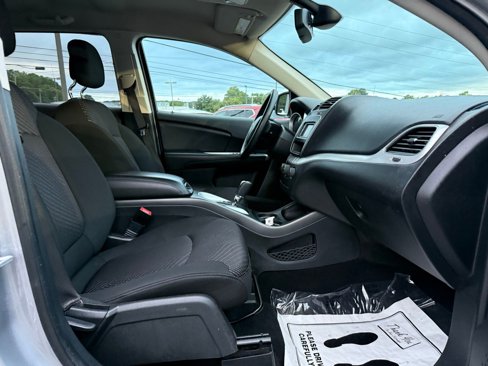 Used 2020 Dodge Journey SE image 33