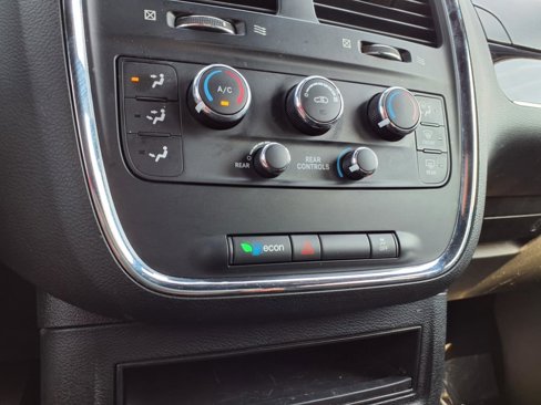 Used 2019 Dodge Grand Caravan SE image 7