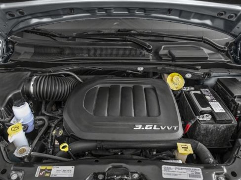 Used 2016 Chrysler Town & Country Touring w/ Driver Convenience Group image 16