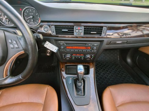 Used 2011 BMW 328i Convertible image 19
