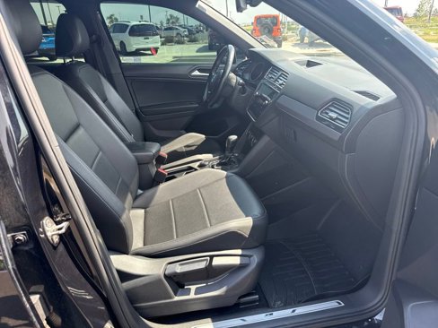 Used 2021 Volkswagen Tiguan SE R-Line image 27