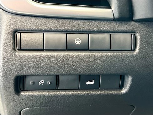 Used 2022 Nissan Rogue SL image 10