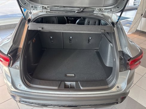 New 2025 Chevrolet Trax RS w/ Sunroof Package image 21