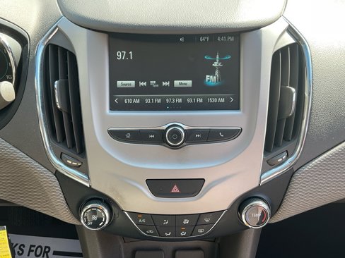 Used 2018 Chevrolet Cruze LS image 20