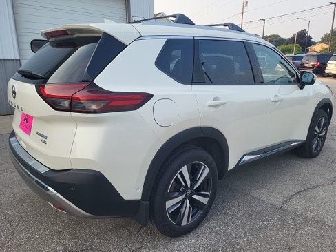Used 2021 Nissan Rogue Platinum image 6