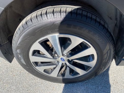 Used 2022 Subaru Outback Premium image 14