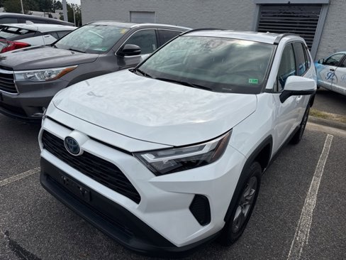 Used 2024 Toyota RAV4 LE image 20