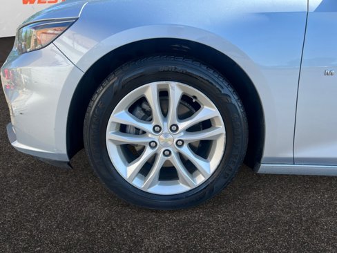 Used 2017 Chevrolet Malibu LT image 14