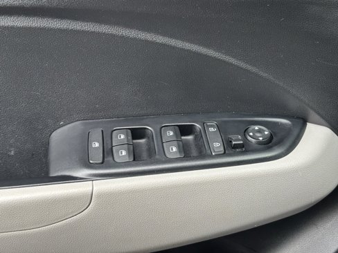 Used 2020 Hyundai Venue SEL image 7