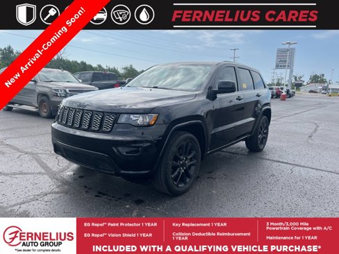 Used 2021 Jeep Grand Cherokee Laredo X image 2