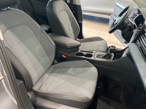 Used 2025 Volkswagen Jetta SE image 20