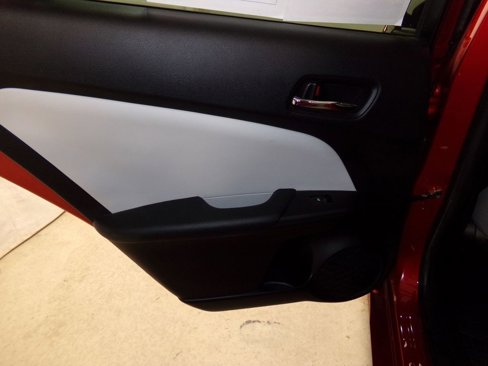 Used 2018 Toyota Prius Two image 12
