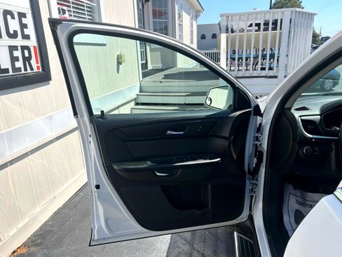 Used 2016 Chevrolet Traverse LT w/ Style and Technology Package image 8