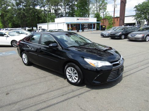 Used 2016 Toyota Camry image 10