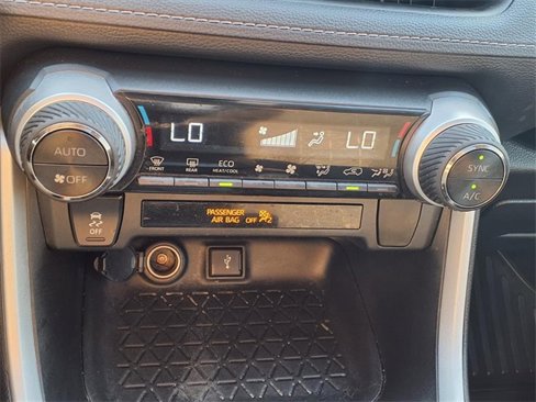 Used 2021 Toyota RAV4 XLE image 20