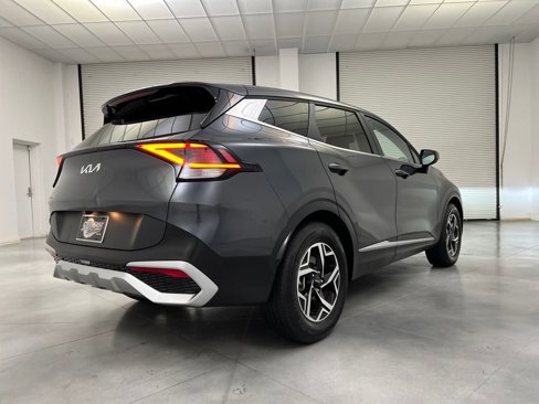 Used 2024 Kia Sportage LX image 7