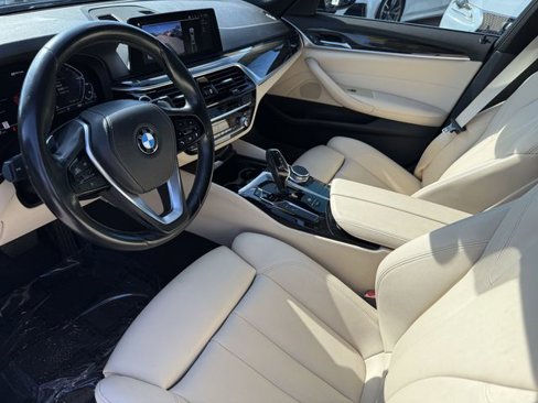 Used 2020 BMW 530e w/ Convenience Package image 16