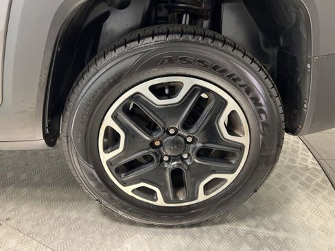 Used 2017 Jeep Renegade Trailhawk image 32