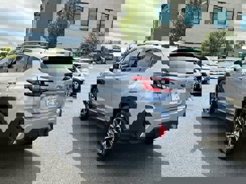 Used 2024 Subaru Crosstrek 2.0i Premium image 2